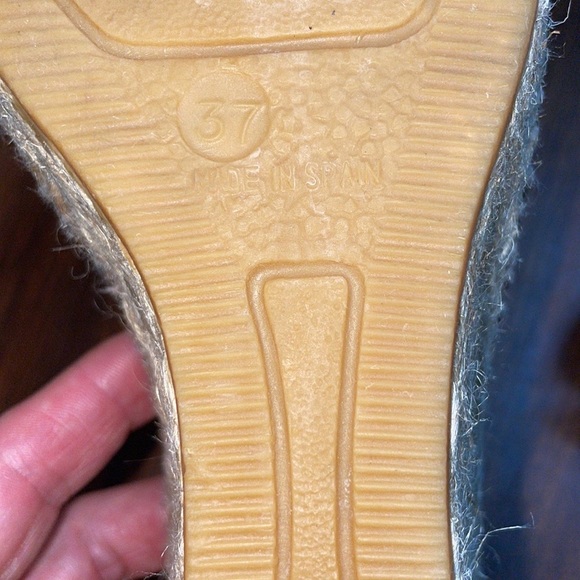 Bettye Muller Shoes - Picture 5 of 7